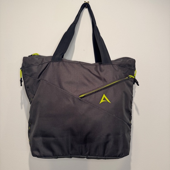 Like new Apera Lightweight Fitness Antimicrobial Studio Tote Bag (21L) Graphite - Picture 3 of 6